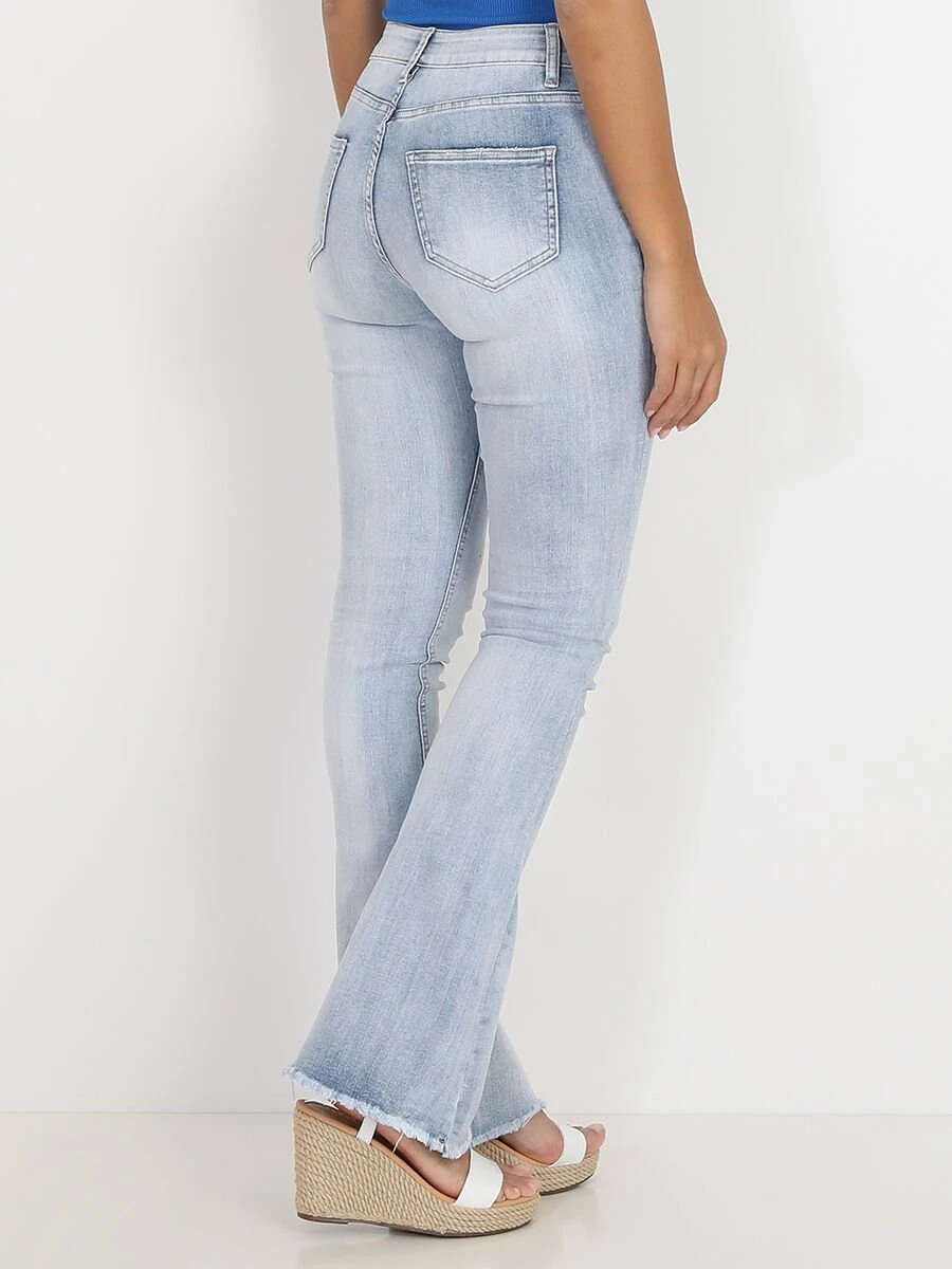 Jeans Flare Bleu Clair Délavé Et Effiloché Bleu Clair 2 Jeans Flare Bleu Clair Délavé Et Effiloché Bleu Clair – Image 2