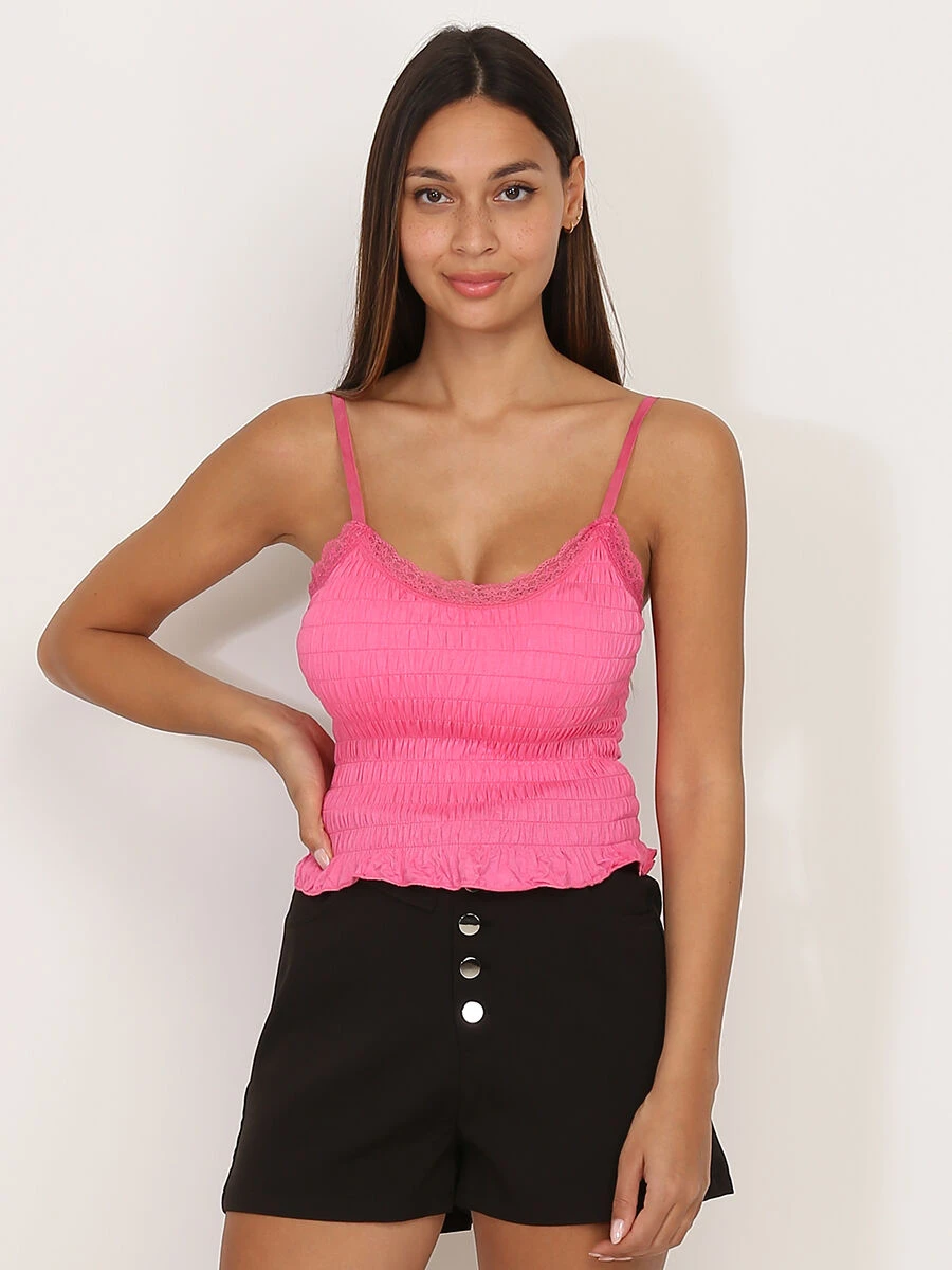 Crop Top Fuchsia Smocké Avec Volants Et Dentelle Fuchsia 1 Crop Top Fuchsia Smocké Avec Volants Et Dentelle Fuchsia