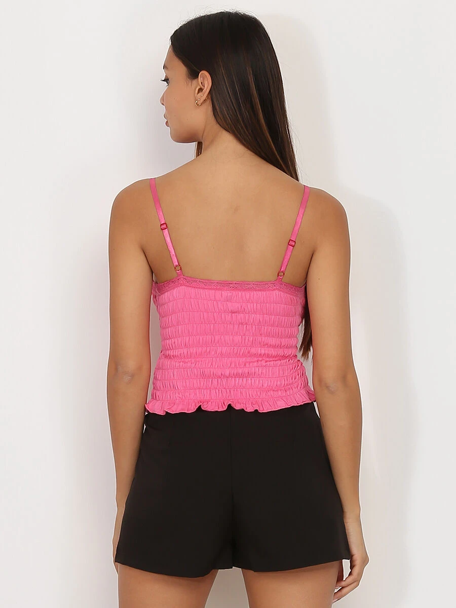 Crop Top Fuchsia Smocké Avec Volants Et Dentelle Fuchsia 2 Crop Top Fuchsia Smocké Avec Volants Et Dentelle Fuchsia – Image 2