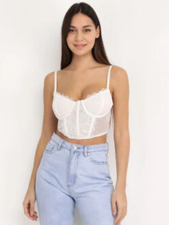 Corset à Dentelle Et Armatures