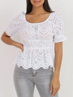 Top Ajouré à Volants